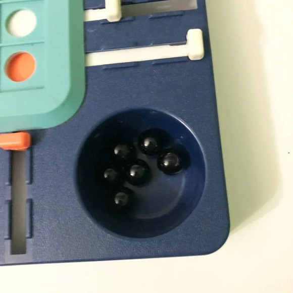 Vintage 70s MB Milton Bradley Stay Alive Board  Game Missing Instuctions - Picture 13 of 16